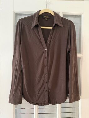 Truth Women’s L Brown Soft Button Up Collared Long Sleeve Top | SKU 0132